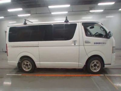 Toyota HIACE VAN  с аукциона в Японии