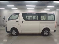 Toyota HIACE VAN лот № 30260 оценка RA  с аукциона в Японии 3