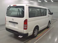 Toyota HIACE VAN лот № 30260 оценка RA  с аукциона в Японии 1