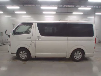 Toyota HiAce Van