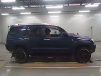 Toyota HILUX SURF лот № 30349 оценка 3.5  с аукциона в Японии 2