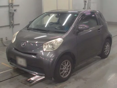 Toyota iQ