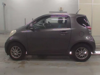 Toyota iQ