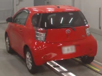 Toyota IQ лот № 10184 оценка 4  с аукциона в Японии 5