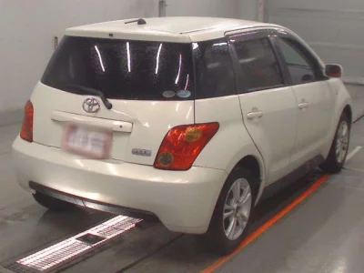 Toyota IST  с аукциона в Японии