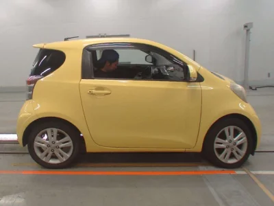 Toyota IQ  с аукциона в Японии