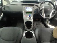 Toyota PRIUS PHV лот № 10138 оценка 3.5  с аукциона в Японии 8