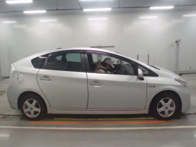 Toyota PRIUS PHV  с аукциона в Японии