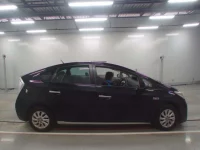 Toyota PRIUS PHV лот № 10243 оценка 3.5  с аукциона в Японии 2