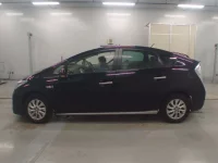 Toyota PRIUS PHV лот № 10243 оценка 3.5  с аукциона в Японии 3