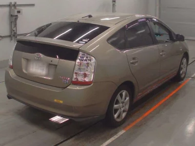 Toyota Prius  с аукциона в Японии