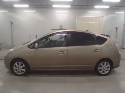 Toyota Prius  с аукциона в Японии