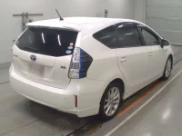 Toyota PRIUS ALPHA лот № 30064 оценка RA  с аукциона в Японии 1