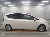 Toyota PRIUS ALPHA лот № 30064 оценка RA  с аукциона в Японии 2