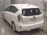 Toyota PRIUS ALPHA лот № 30064 оценка RA  с аукциона в Японии 5