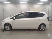 Toyota PRIUS ALPHA лот № 30064 оценка RA  с аукциона в Японии 3