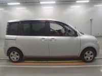 Toyota SIENTA лот № 10188 оценка 3.5  с аукциона в Японии 2