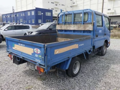 Toyota DYNA  с аукциона в Японии