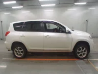 Toyota VANGUARD лот № 30218 оценка RA  с аукциона в Японии 2