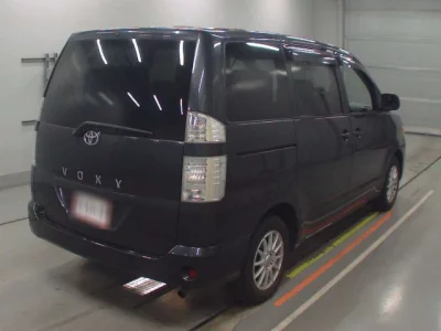 Toyota VOXY  с аукциона в Японии