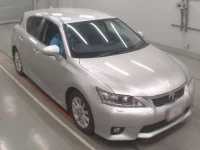 Lexus CT лот № 30271 оценка 4  с аукциона в Японии 4