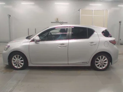 Lexus CT  с аукциона в Японии
