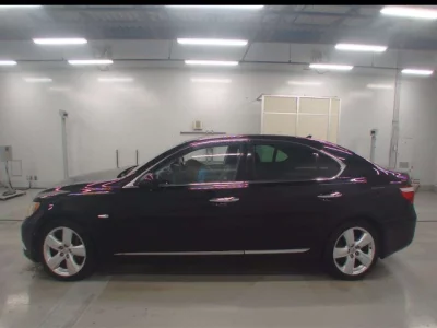 Lexus LS  с аукциона в Японии