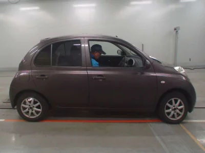 Nissan March