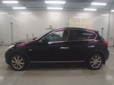 Nissan Skyline Crossover