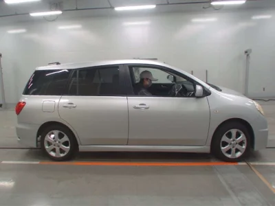 Nissan WINGROAD  с аукциона в Японии