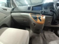 Toyota ISIS лот № 50098 оценка 3.5  с аукциона в Японии 8