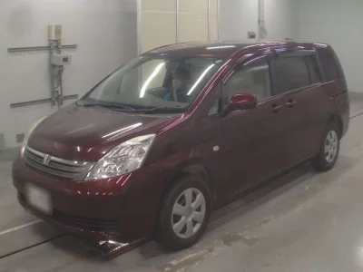 Toyota ISIS  с аукциона в Японии