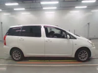 Toyota WISH лот № 30537 оценка 3.5  с аукциона в Японии 2