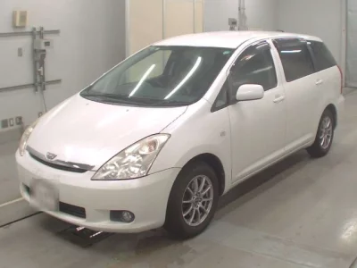 Toyota WISH  с аукциона в Японии