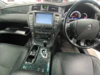 Toyota CROWN лот № 30528 оценка 3.5  с аукциона в Японии 8