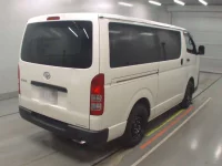Toyota HIACE VAN лот № 30498 оценка 3.5  с аукциона в Японии 1