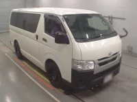 Toyota HIACE VAN лот № 30498 оценка 3.5  с аукциона в Японии 4