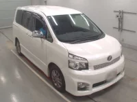 Toyota VOXY лот № 30717 оценка 3.5  с аукциона в Японии 4