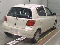 Toyota VITZ лот № 10393 оценка 3.5  с аукциона в Японии 1
