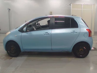 Toyota VITZ  с аукциона в Японии