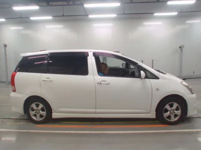 Toyota WISH  с аукциона в Японии