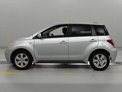 Toyota IST  с аукциона в Японии