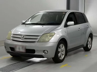 Toyota IST  с аукциона в Японии