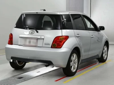 Toyota IST  с аукциона в Японии