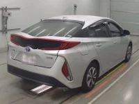 Toyota PRIUS PHV лот № 30920 оценка RA  с аукциона в Японии 1