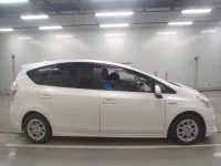 Toyota PRIUS ALPHA лот № 30891 оценка 3.5  с аукциона в Японии 2