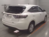 Toyota HARRIER лот № 30954 оценка 4  с аукциона в Японии 1