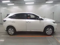 Toyota HARRIER лот № 30954 оценка 4  с аукциона в Японии 2