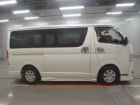 Toyota HIACE VAN лот № 30941 оценка 3.5  с аукциона в Японии 2