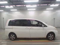 Toyota ISIS лот № 10511 оценка R  с аукциона в Японии 2